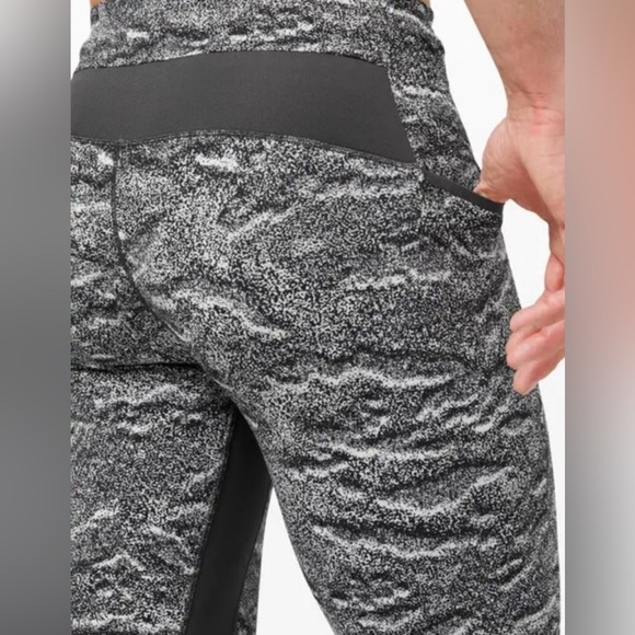 Lululemon Surge Light Tight 27” Mens Size M - Picture 6 of 6